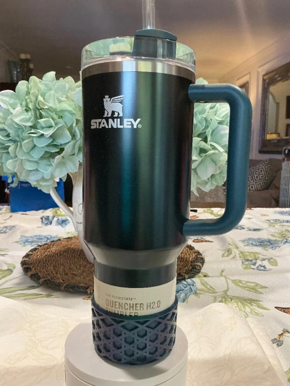 STANLEY EVERGREEN GLOW EUROPE EDITION NEW WITH BOOT - Picture 1 of 5